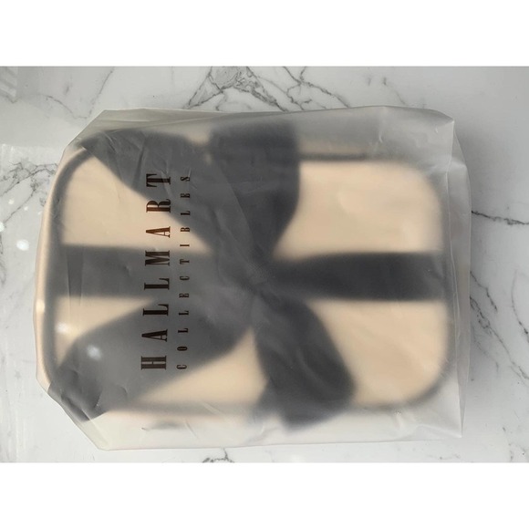 Hallmark Collectibles Makeup Bag - Picture 8 of 8